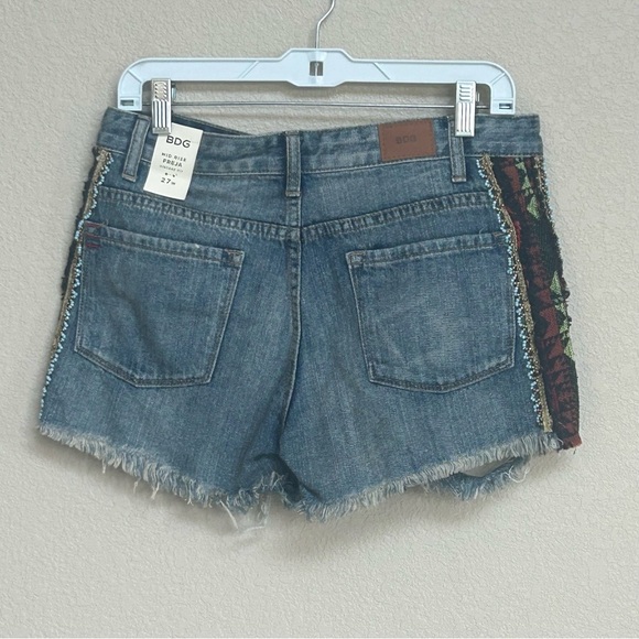 NWT BDG Freja Mid Rise Denim Shorts with Studs and Side Embellishment Size 27 - Picture 2 of 8